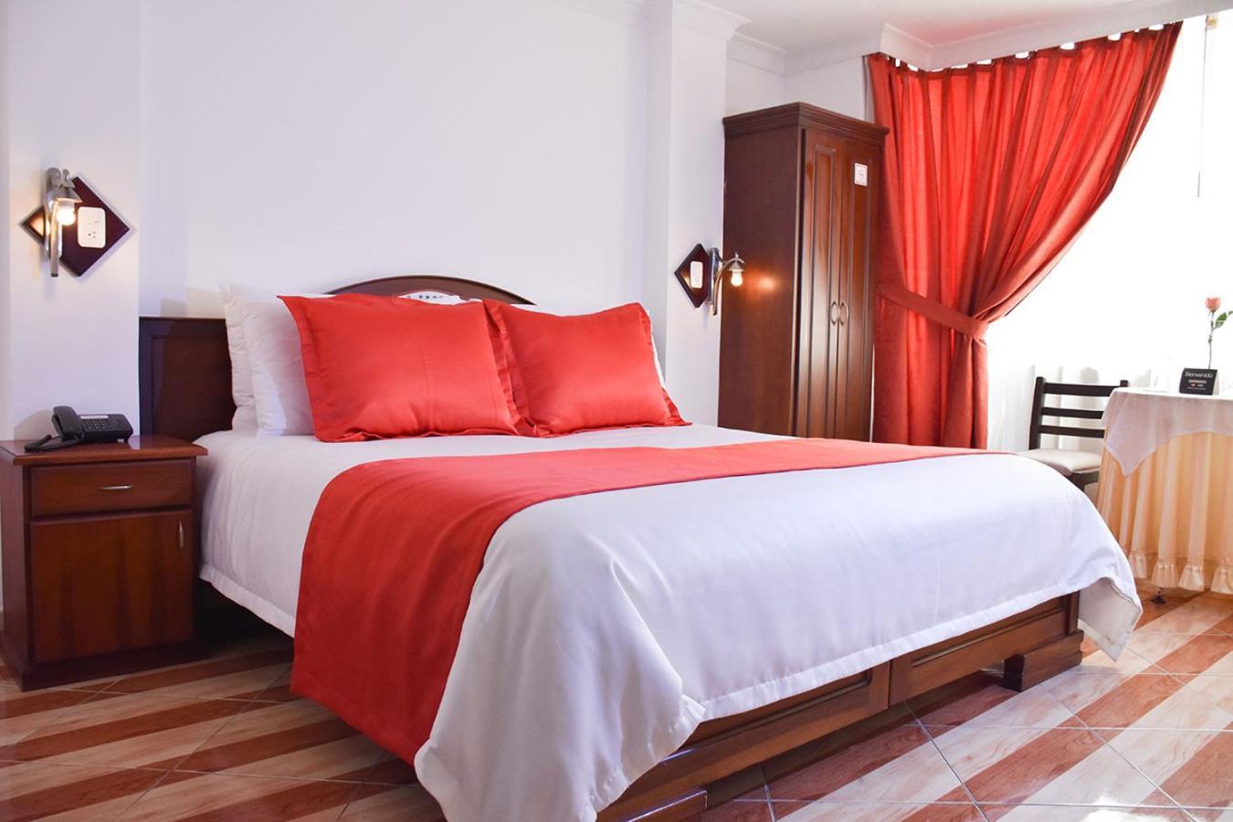 Hotel Plaza Victoria Ibarra Exterior photo