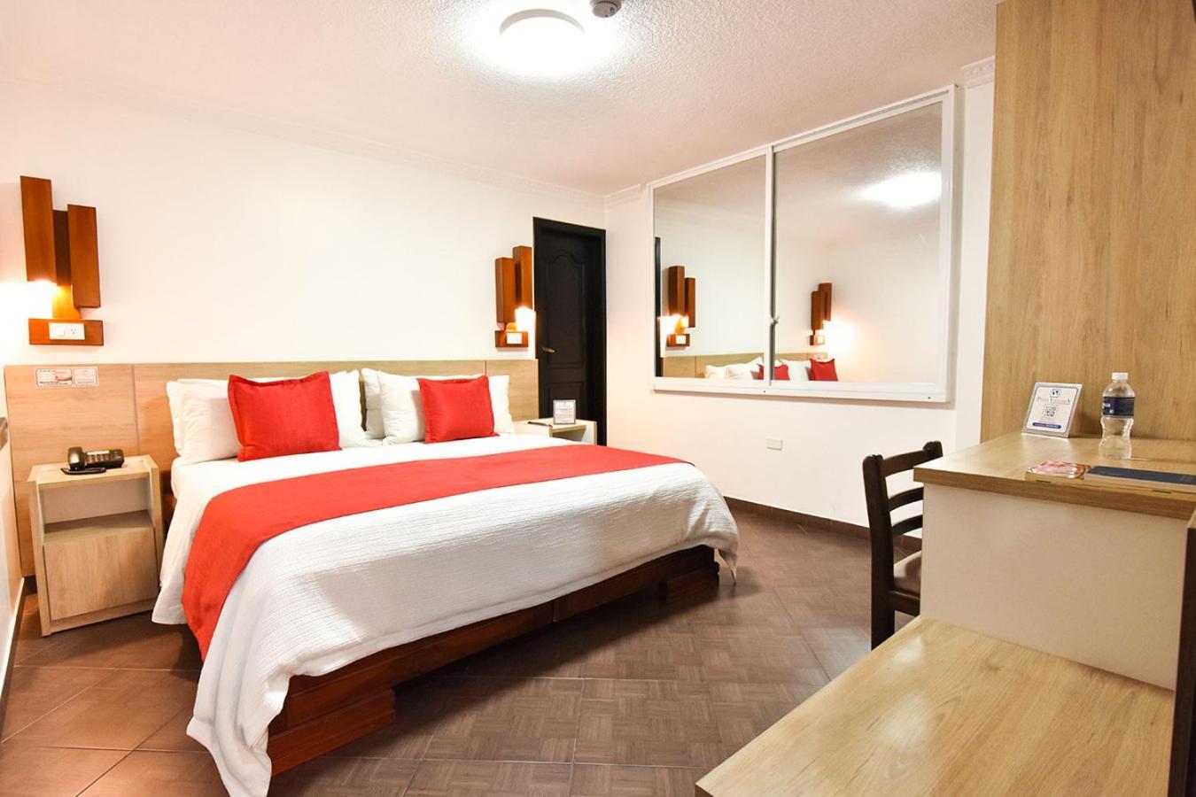 Hotel Plaza Victoria Ibarra Exterior photo