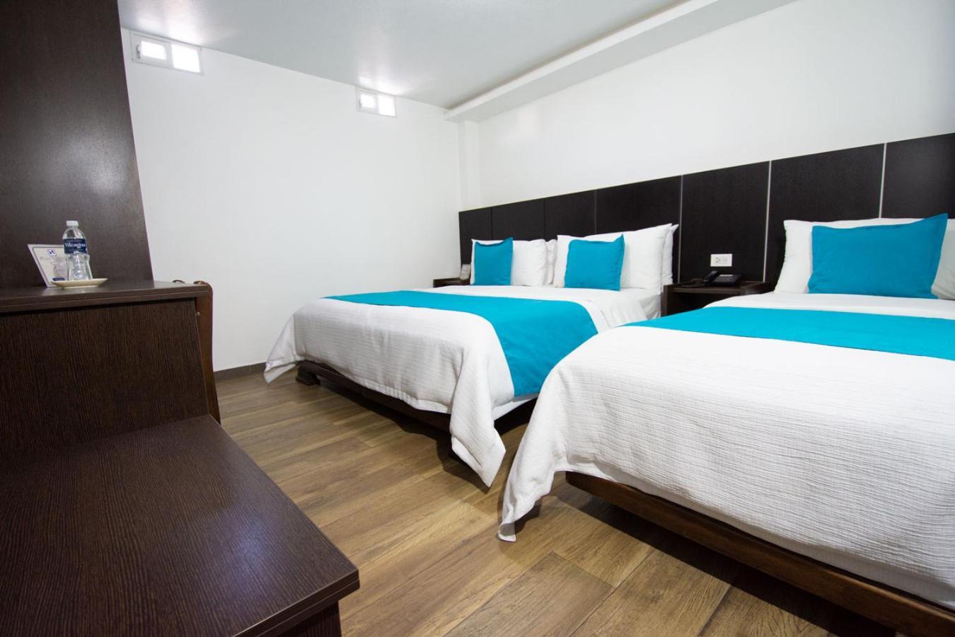 Hotel Plaza Victoria Ibarra Exterior photo