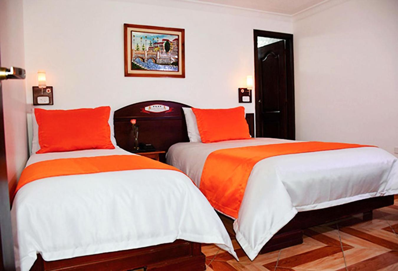 Hotel Plaza Victoria Ibarra Exterior photo