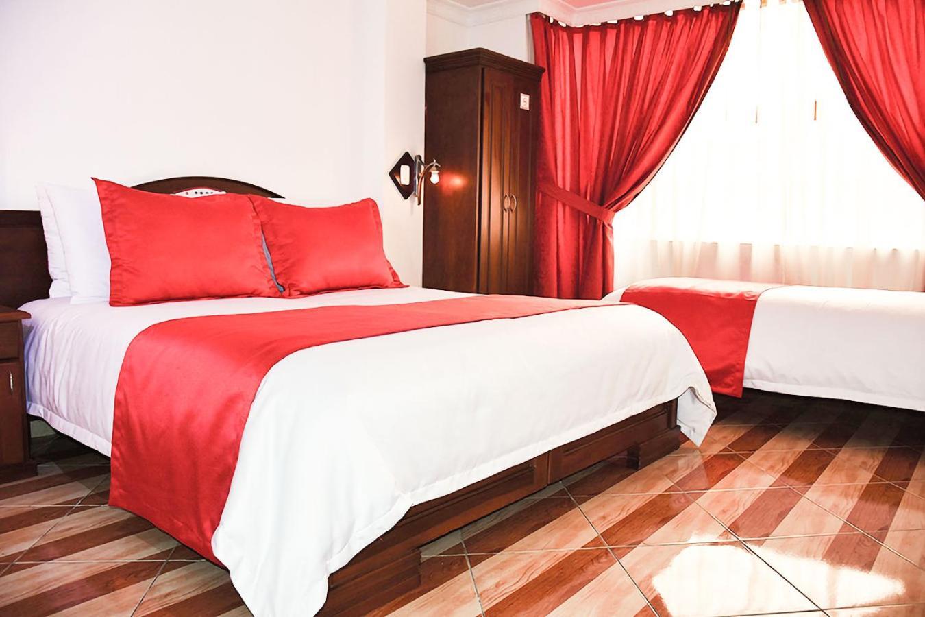 Hotel Plaza Victoria Ibarra Exterior photo
