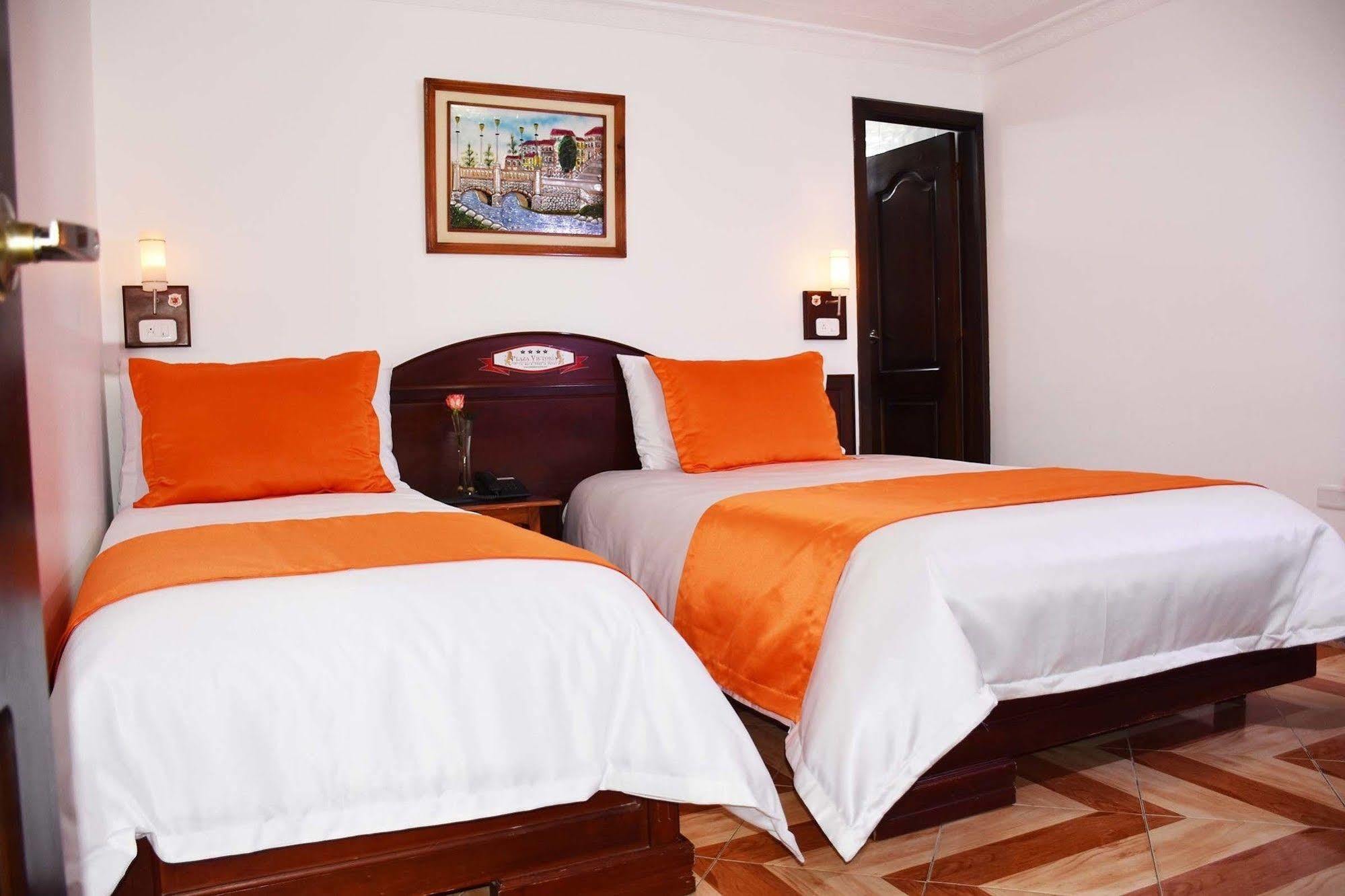 Hotel Plaza Victoria Ibarra Exterior photo