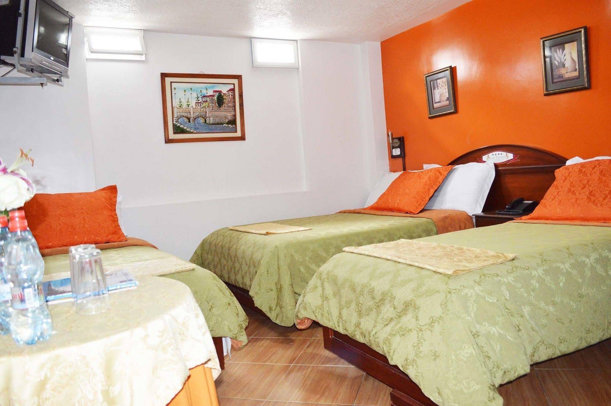Hotel Plaza Victoria Ibarra Exterior photo